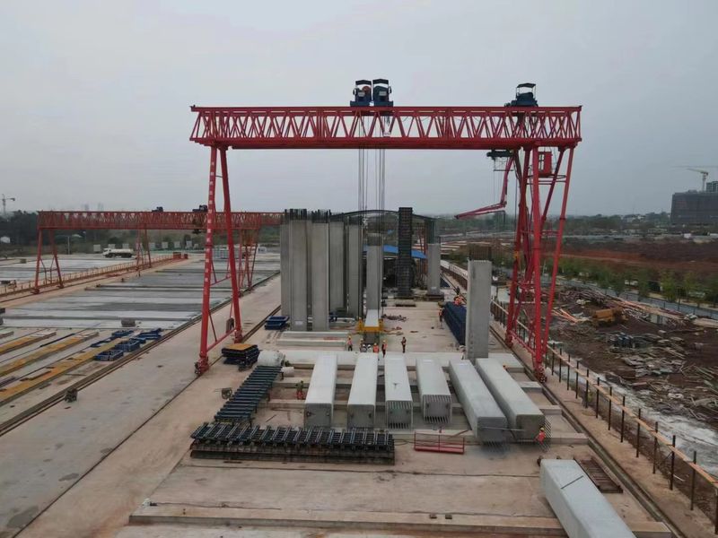 龍門吊門式起重機(jī)滑線距地面高度對操作視線有何影響?